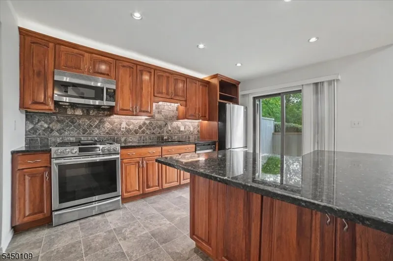 132 Bayberry Row Ondo Bernards, NJ 07920
