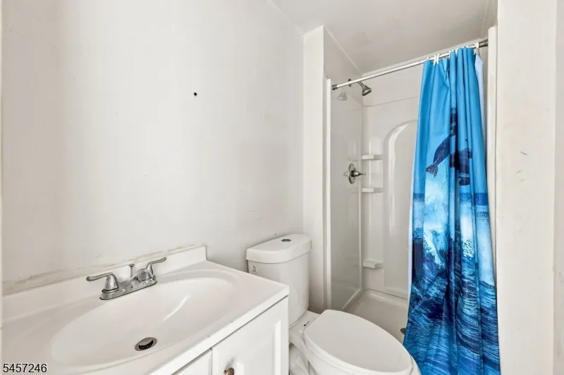 35 Cedar Aly Phillipsburg Town, NJ 08865