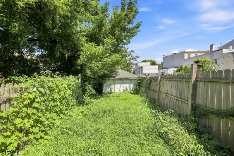 35 Cedar Aly Phillipsburg Town, NJ 08865