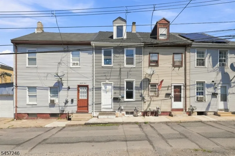 35 Cedar Aly Phillipsburg Town, NJ 08865