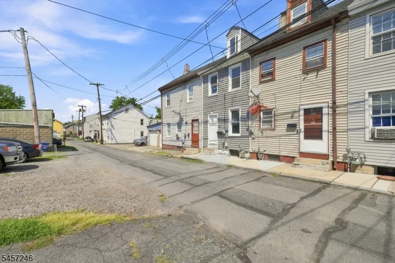 35 Cedar Aly Phillipsburg Town, NJ 08865