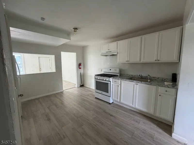 35 Cedar Aly Phillipsburg Town, NJ 08865
