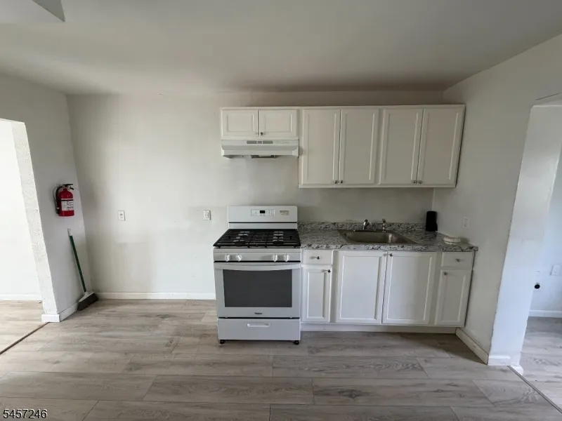 35 Cedar Aly Phillipsburg Town, NJ 08865