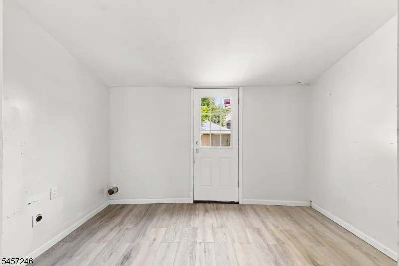 35 Cedar Aly Phillipsburg Town, NJ 08865