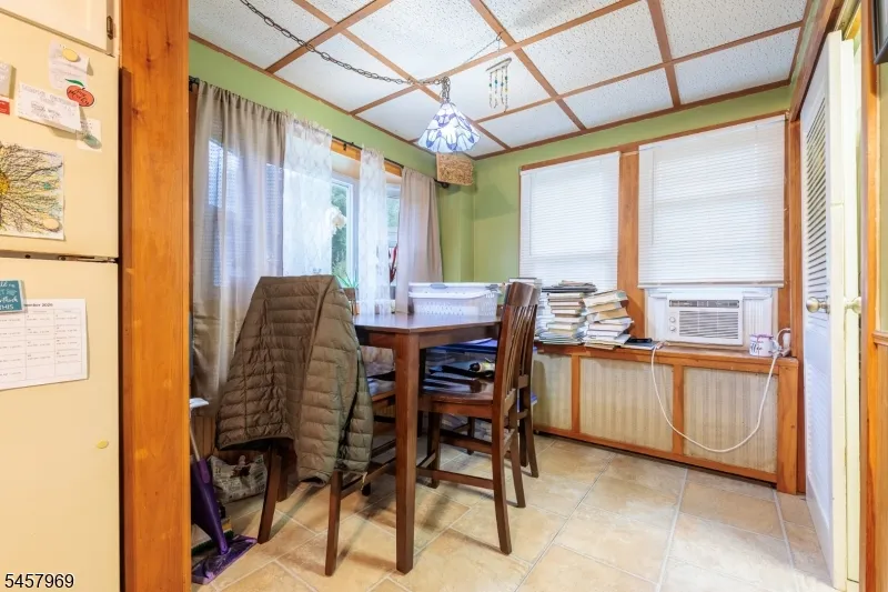 687 Riegelsville Rd Holland, NJ 08848