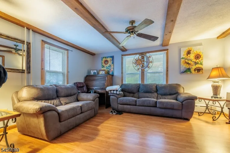 687 Riegelsville Rd Holland, NJ 08848