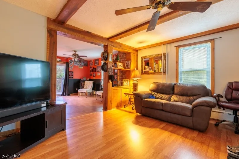687 Riegelsville Rd Holland, NJ 08848