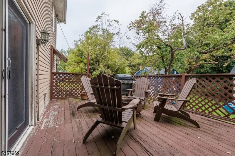 687 Riegelsville Rd Holland, NJ 08848