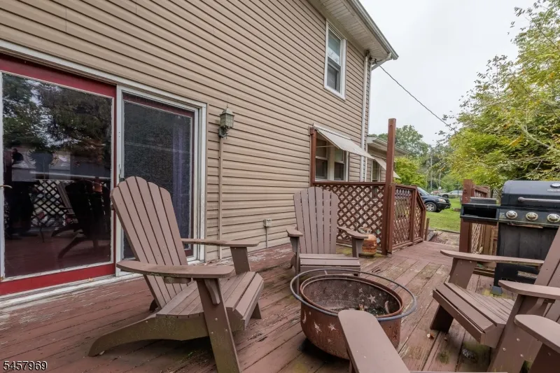 687 Riegelsville Rd Holland, NJ 08848