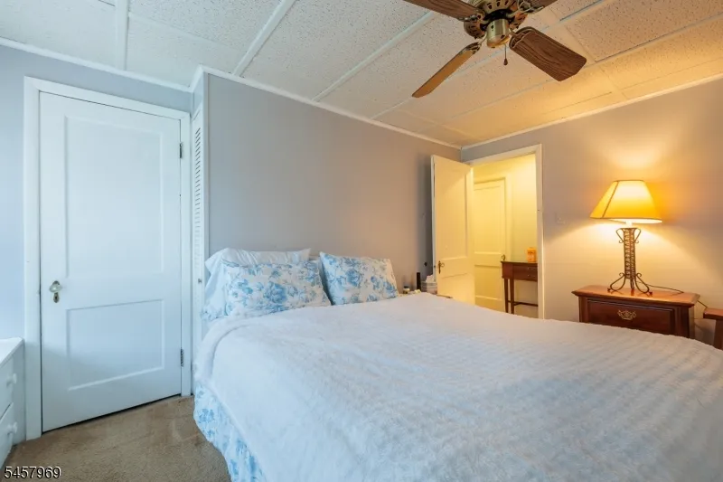 687 Riegelsville Rd Holland, NJ 08848