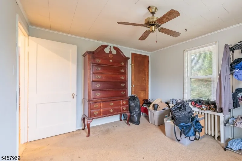 687 Riegelsville Rd Holland, NJ 08848