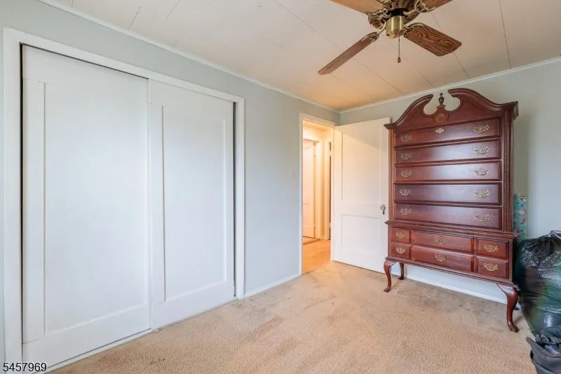 687 Riegelsville Rd Holland, NJ 08848