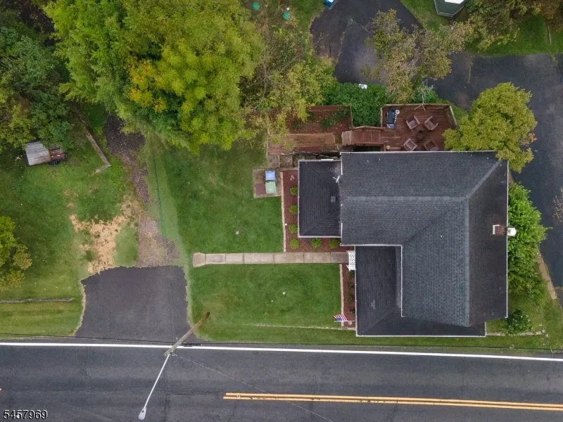 687 Riegelsville Rd Holland, NJ 08848