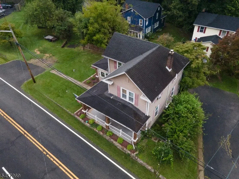 687 Riegelsville Rd Holland, NJ 08848