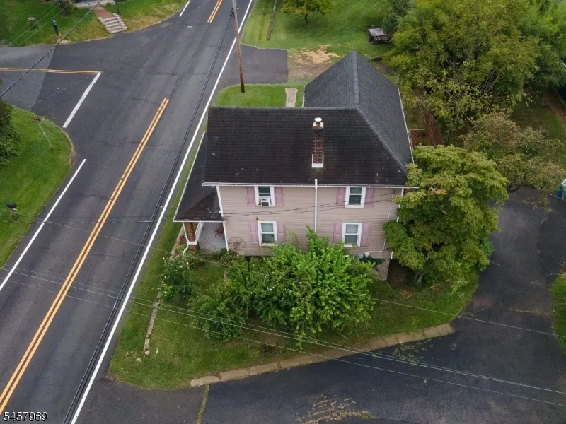 687 Riegelsville Rd Holland, NJ 08848
