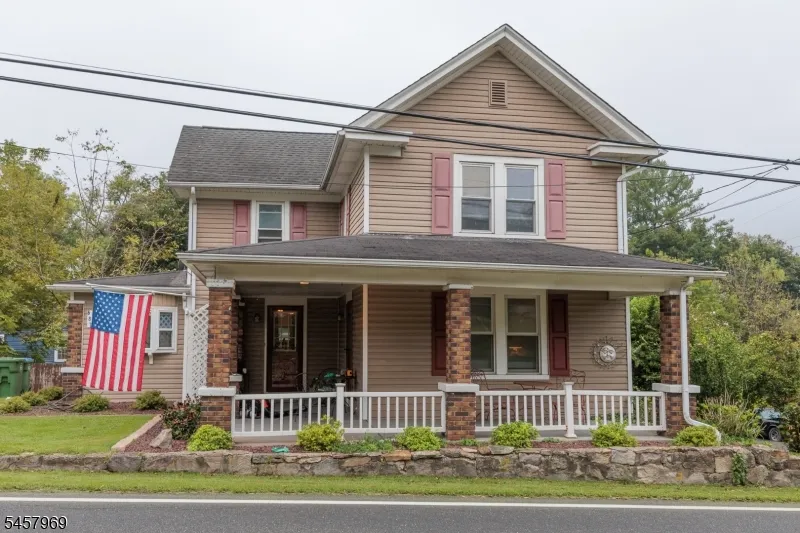 687 Riegelsville Rd Holland, NJ 08848
