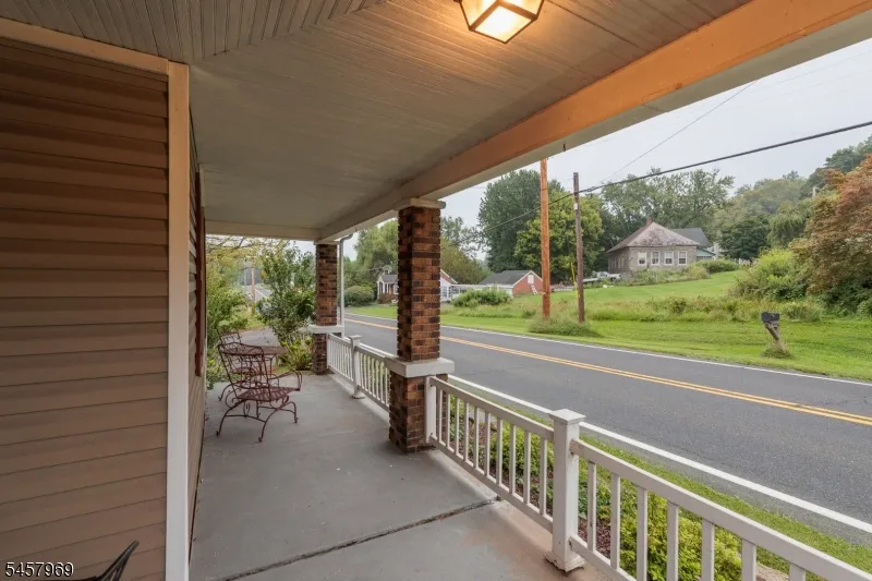 687 Riegelsville Rd Holland, NJ 08848