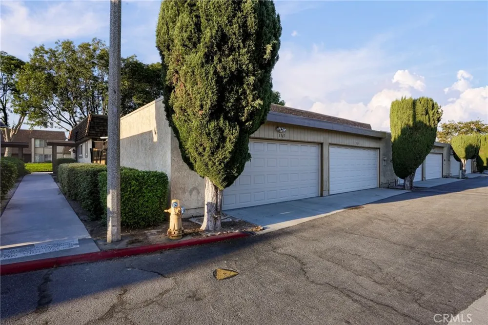5165 Dover La Palma, CA 90623