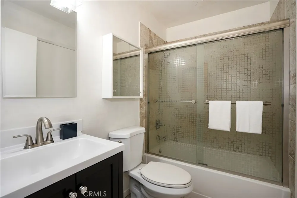 5165 Dover La Palma, CA 90623