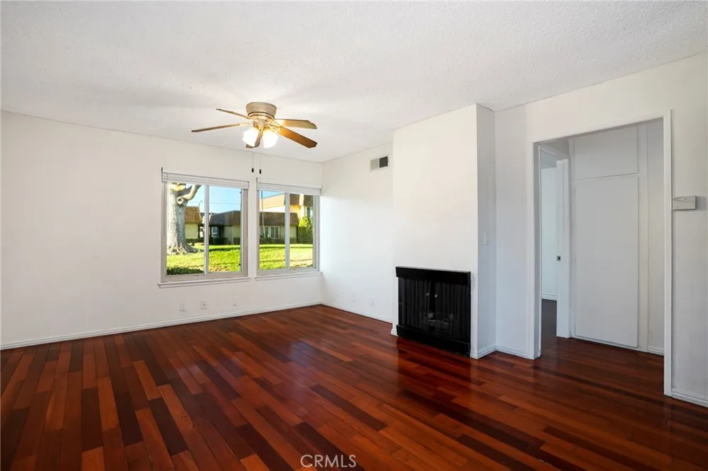 5165 Dover La Palma, CA 90623