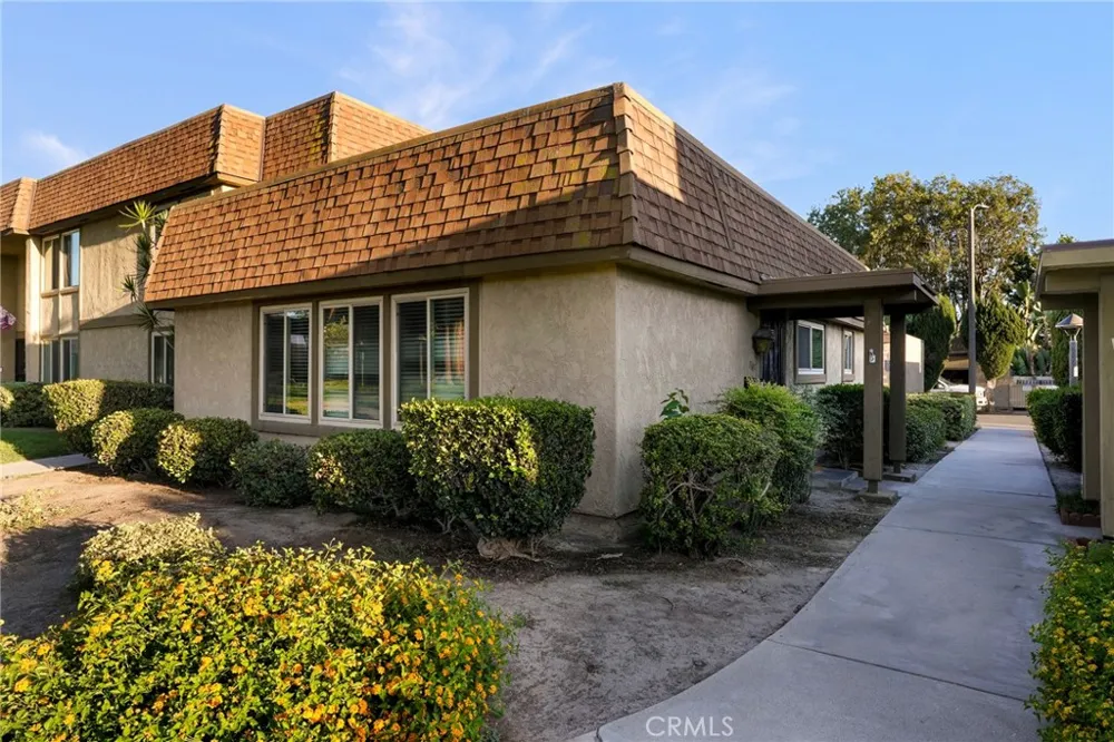 5165 Dover La Palma, CA 90623
