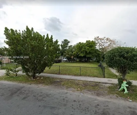 4 NW 4th Ct