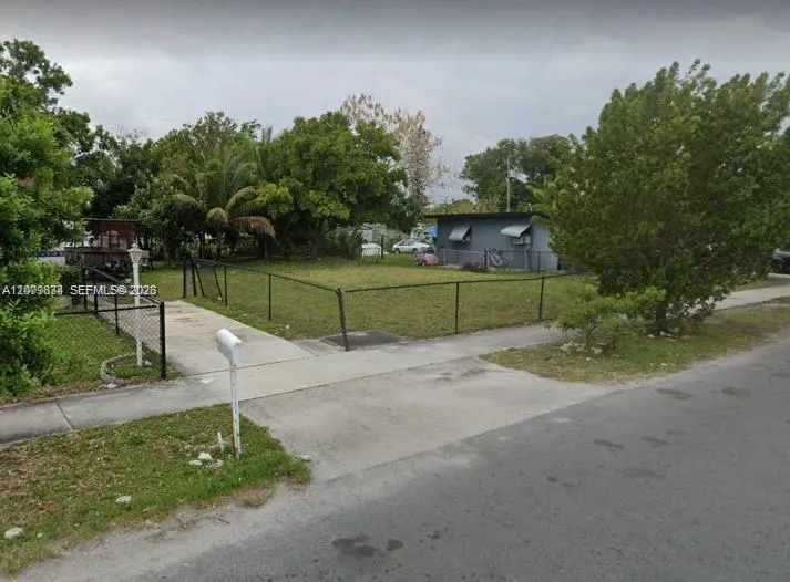 4 NW 4th Ct Pompano Beach, FL 33069