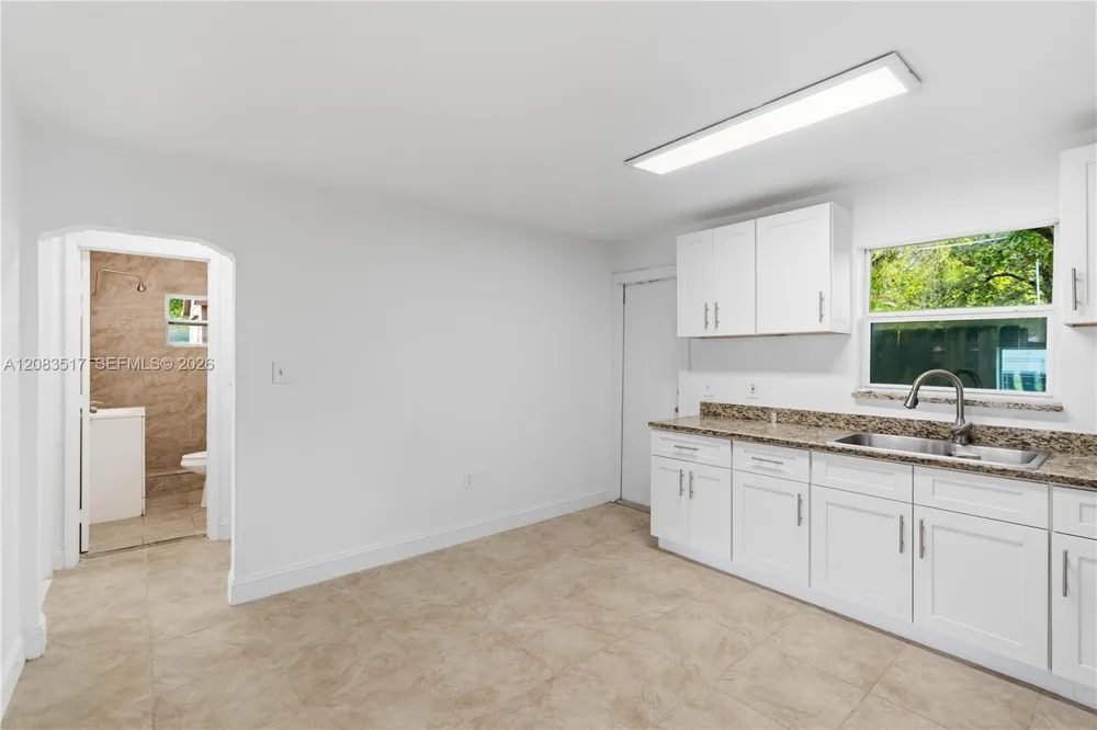 16860 NE 3rd Ct North Miami Beach, FL 33162