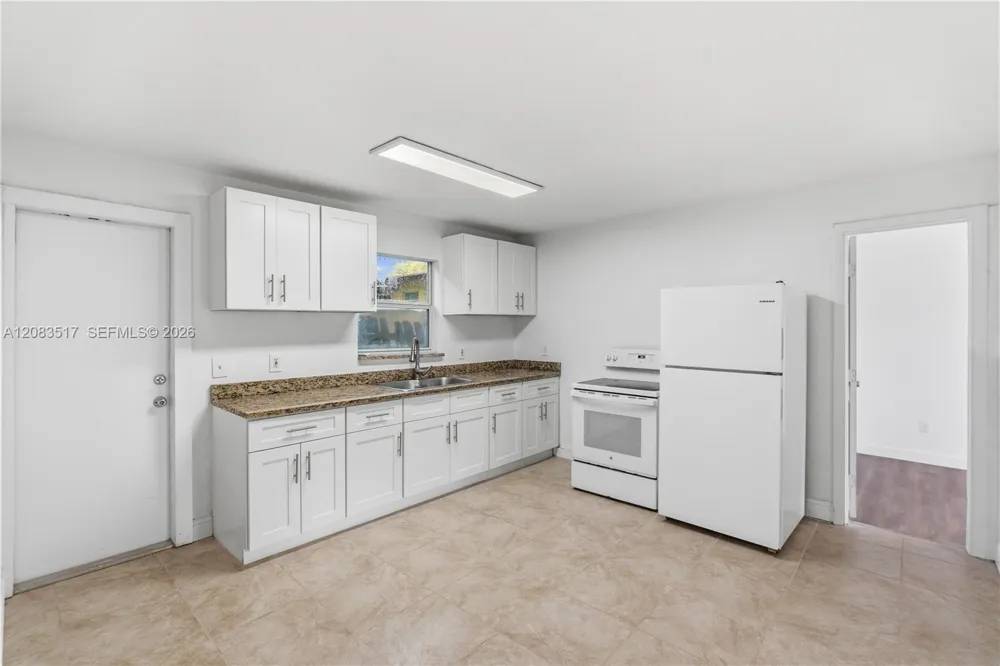 16860 NE 3rd Ct North Miami Beach, FL 33162