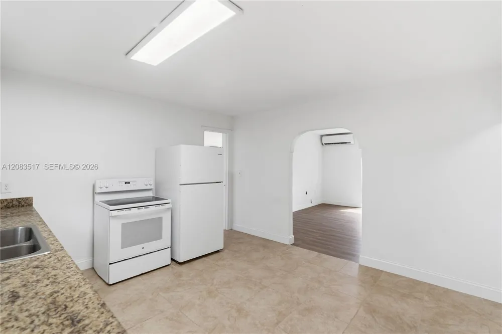 16860 NE 3rd Ct North Miami Beach, FL 33162