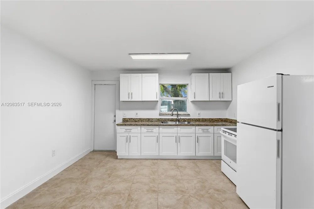 16860 NE 3rd Ct North Miami Beach, FL 33162