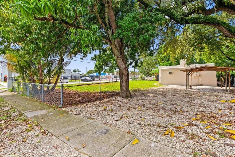 16860 NE 3rd Ct North Miami Beach, FL 33162