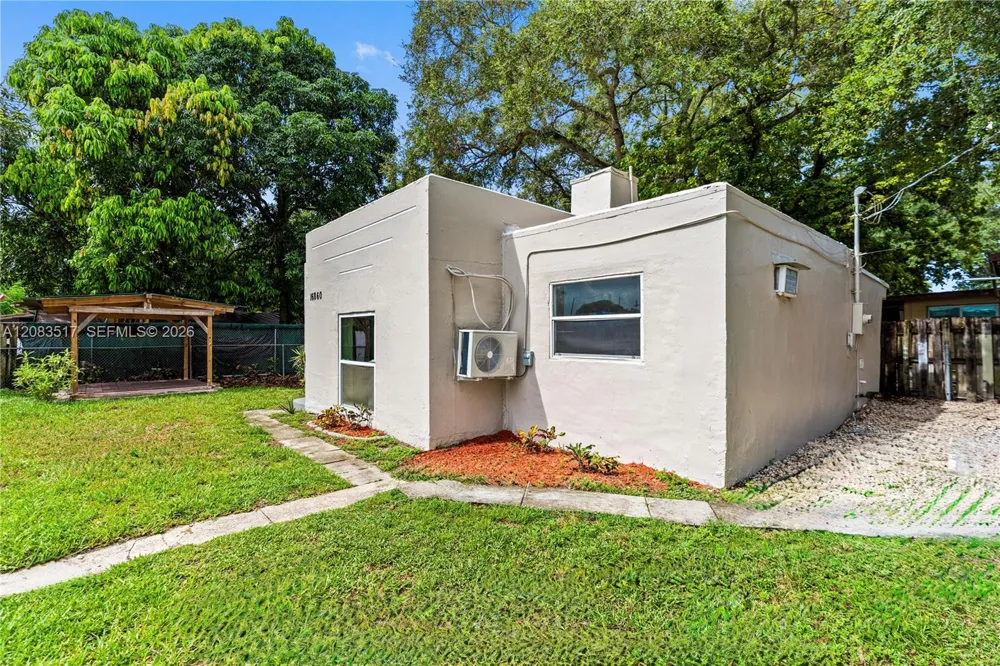 16860 NE 3rd Ct North Miami Beach, FL 33162