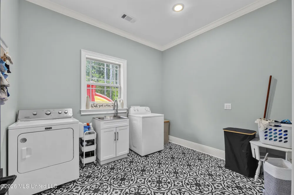 17341 Doc Lizana Road Gulfport, MS 39503