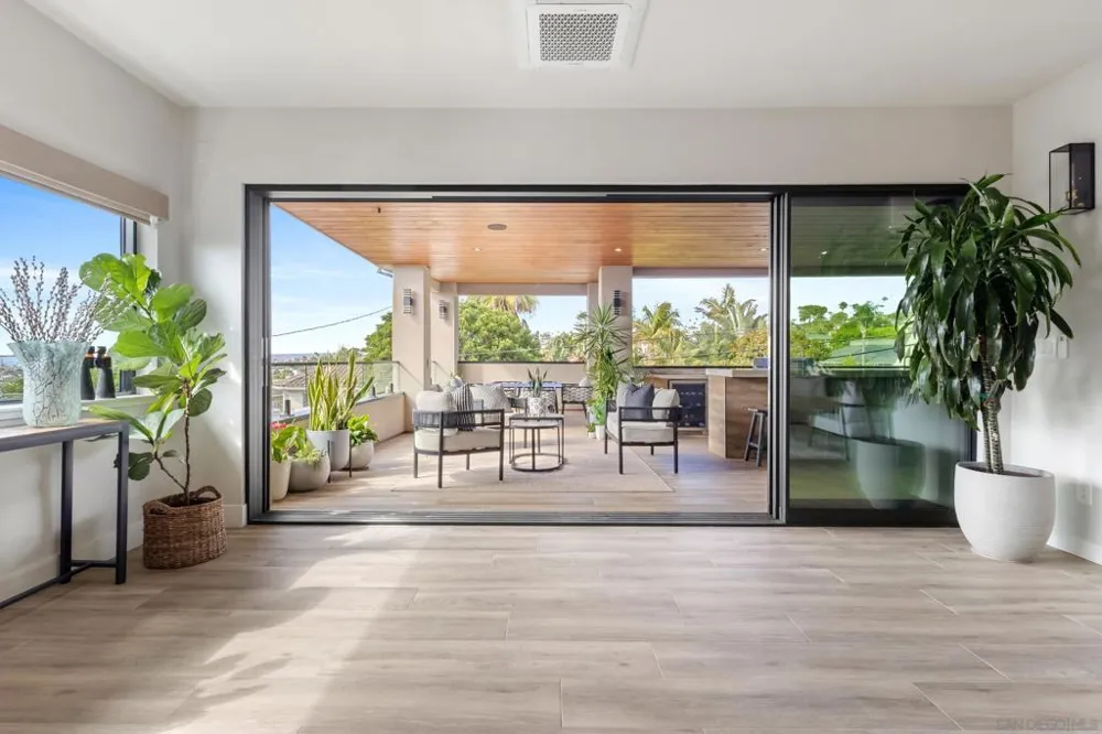 4504 Osprey St San Diego, CA 92107
