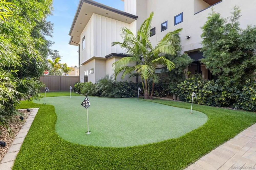 4504 Osprey St San Diego, CA 92107