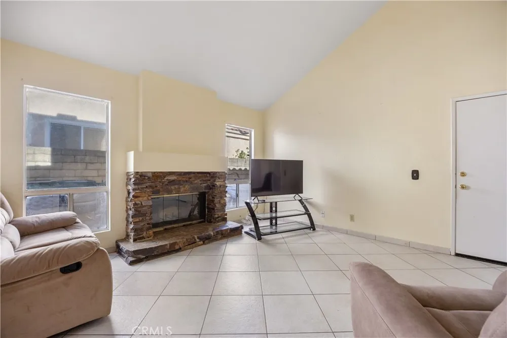 13709 Grand Isle Moorpark, CA 93021