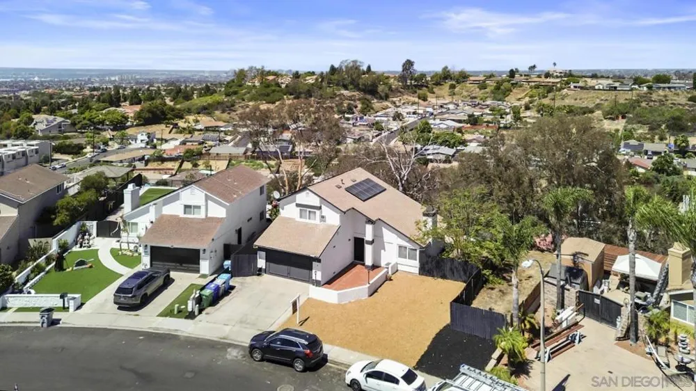 6476 Calle Pavana San Diego, CA 92139