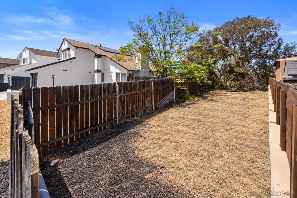 6476 Calle Pavana San Diego, CA 92139