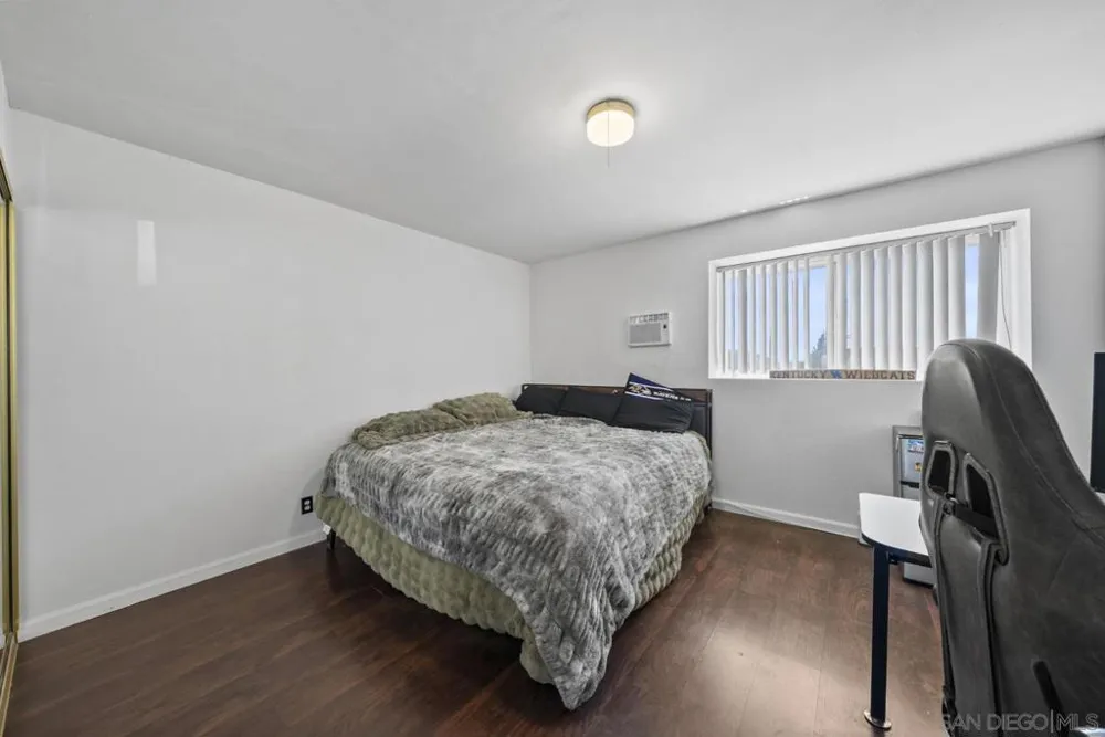 6476 Calle Pavana San Diego, CA 92139