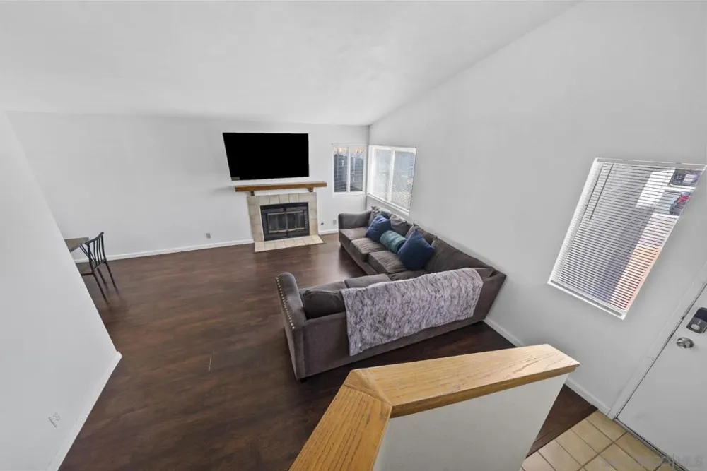 6476 Calle Pavana San Diego, CA 92139