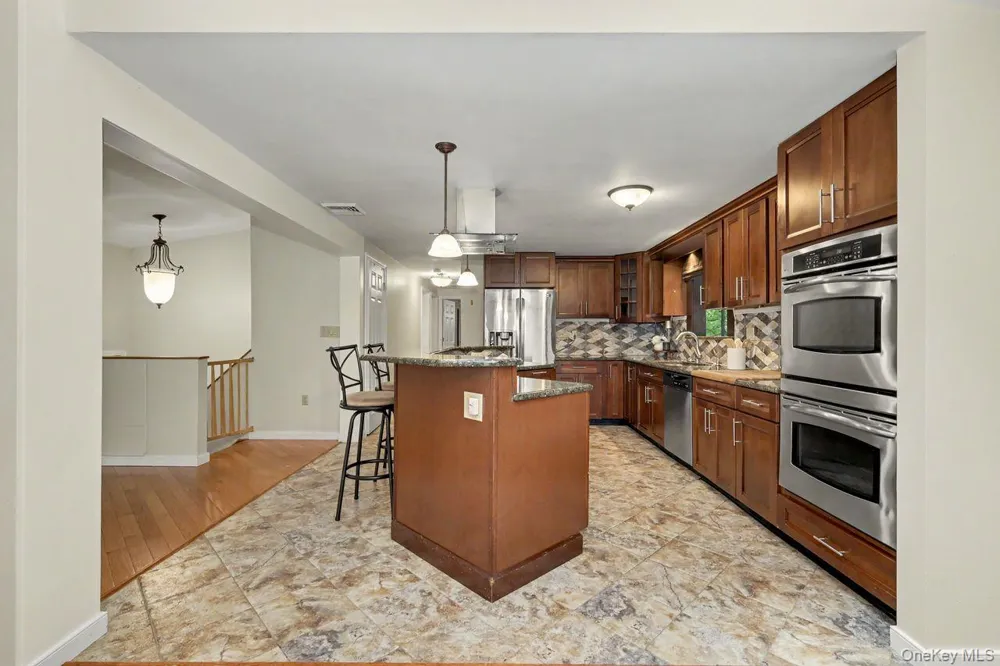 5 Trolley Road Cortlandt Manor, NY 10567