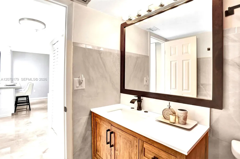 4400 Hillcrest Dr #602B Hollywood, FL 33021