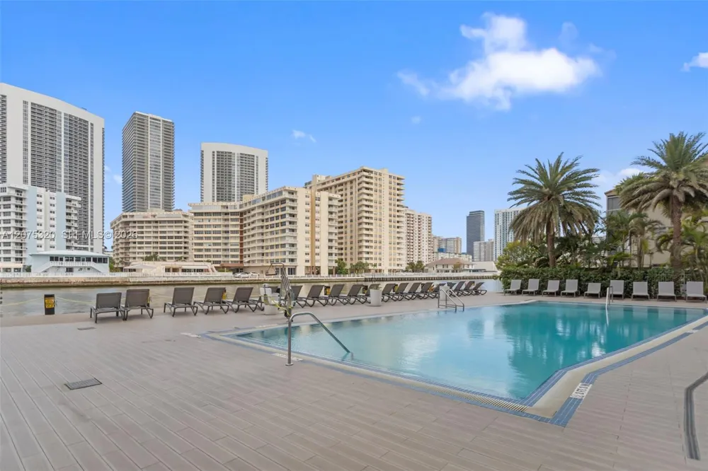 2600 E Hallandale Beach Blvd #T3209 Hallandale Beach, FL 33009