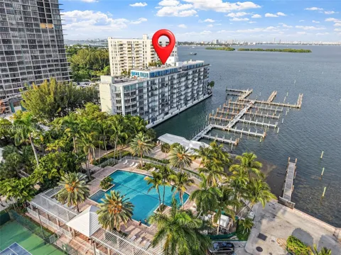 770 NE 69th St #6E