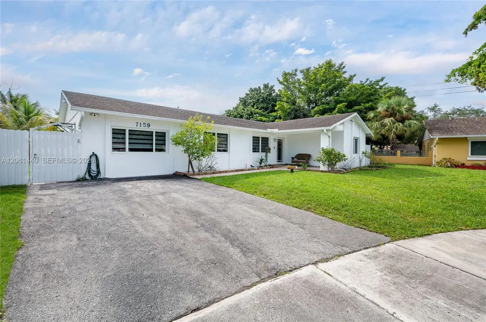 7159 SW 148th Pl Miami, FL 33193