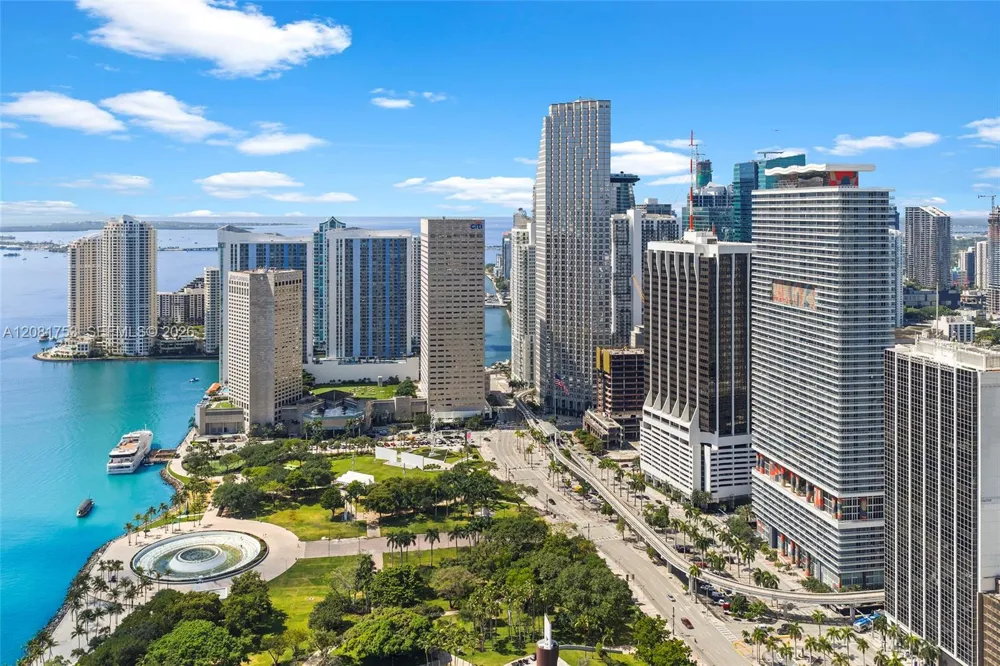 50 Biscayne Blvd #3211 Miami, FL 33132