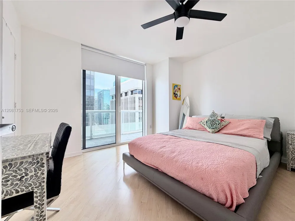 50 Biscayne Blvd #3211 Miami, FL 33132