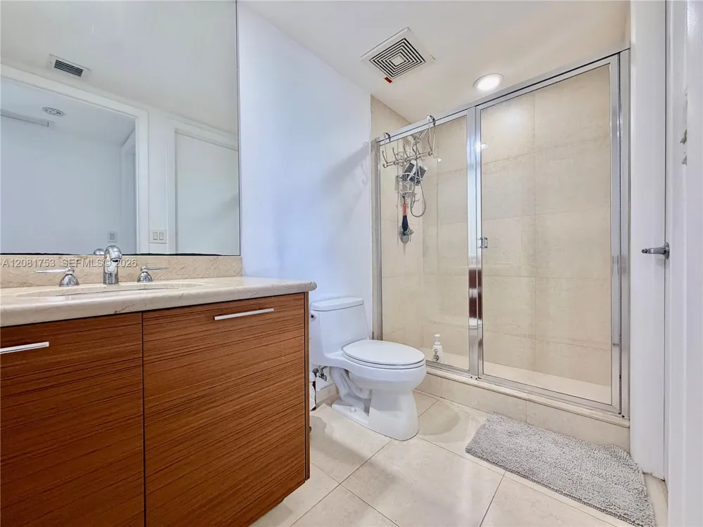50 Biscayne Blvd #3211 Miami, FL 33132