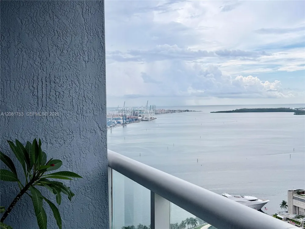 50 Biscayne Blvd #3211 Miami, FL 33132
